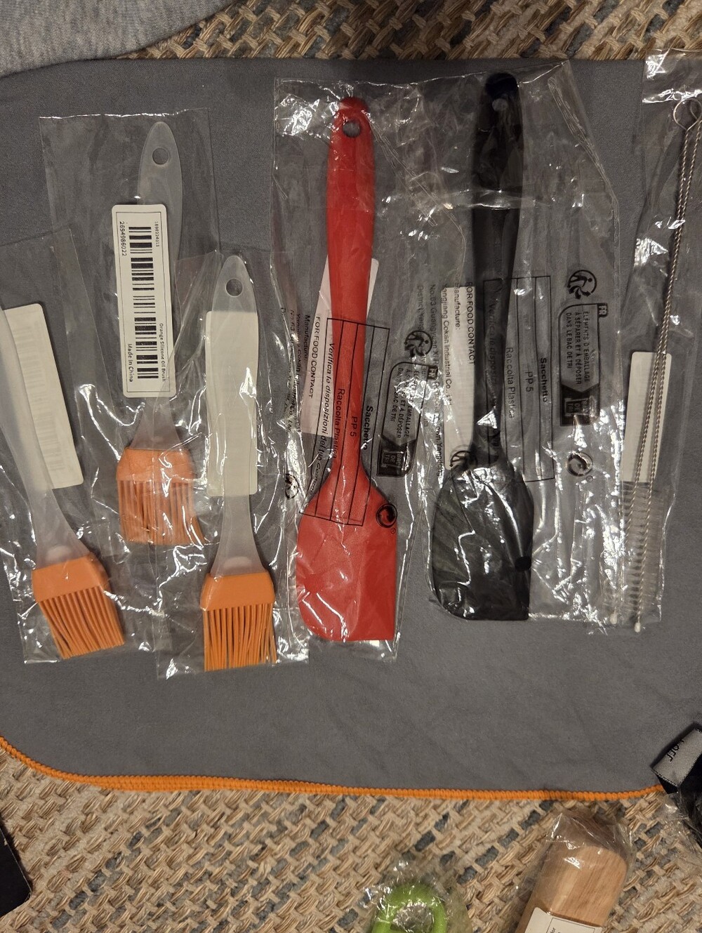 Assorted Kitchen Gadgets Set - Picture 3 of 11